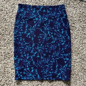 Pencil skirt, blue flowers, stretchy and flattering